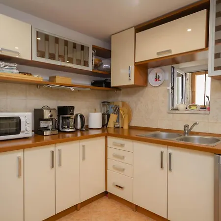 Lanterna ヴィラ Prapatnica