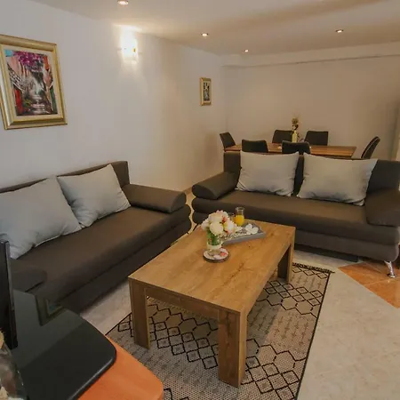 Lanterna ヴィラ Prapatnica