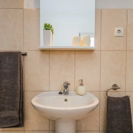 Lanterna ヴィラ Prapatnica