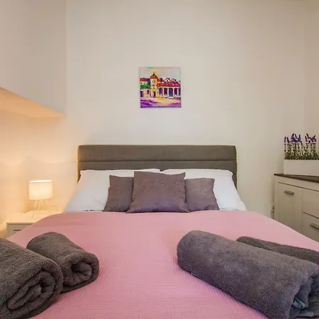 Lanterna ヴィラ Prapatnica