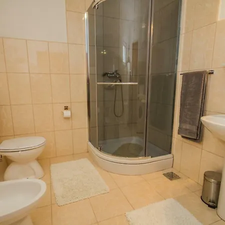 ヴィラ Lanterna Prapatnica