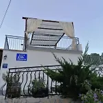 Lanterna Villa *