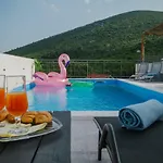 Villa Lanterna Prapatnica