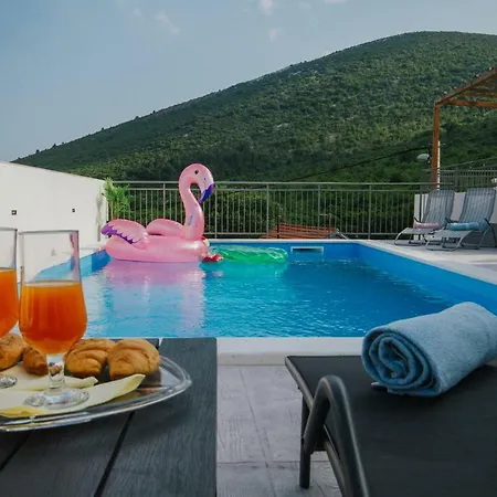 Villa Lanterna Prapatnica